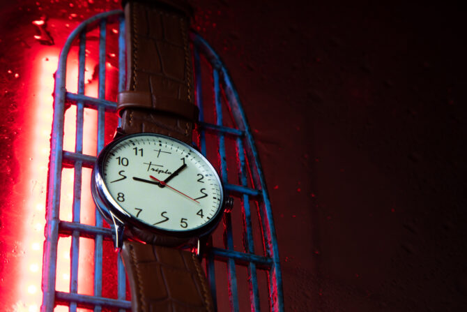 Alpha Ivory Analogue Watch of brand Triple S