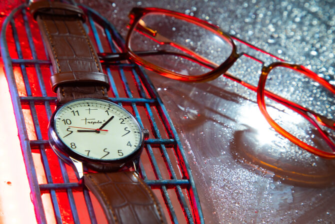 Alpha Ivory Analogue Watch of brand Triple S